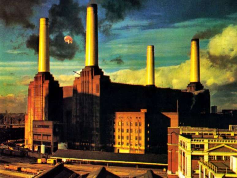 A imagem de 'Algie' sobrevoando a usina no sul de Londres estampa a capa do disco 'Animals'