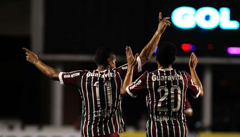 Cícero abriu o caminho para a classificação do Fluminense às quartas