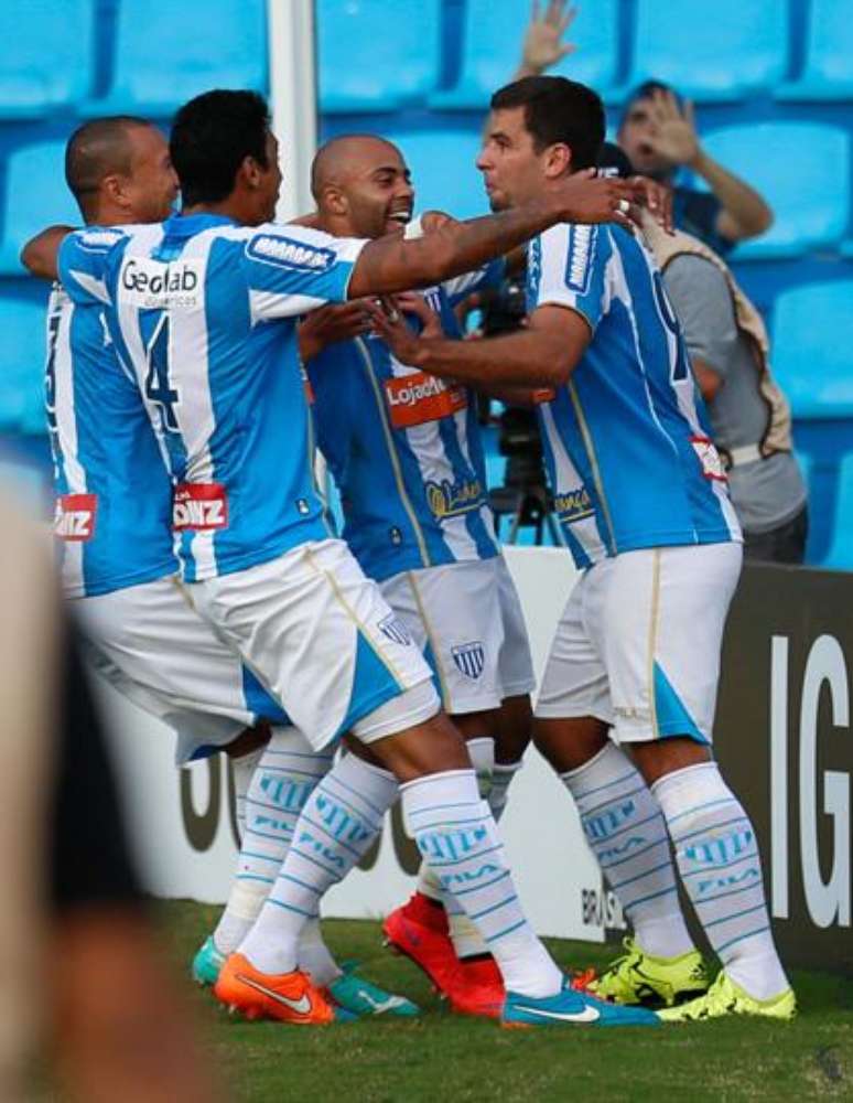 FOTOS -  Corinthians derrota o Avaí e conquista Troféu Osmar Santos