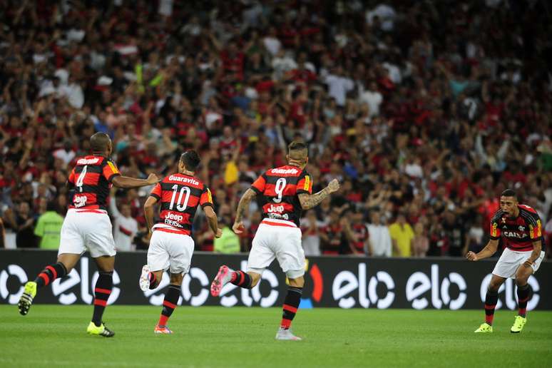 Flamengo abriu o placar no primeiro tempo, mas não adiantou muito...