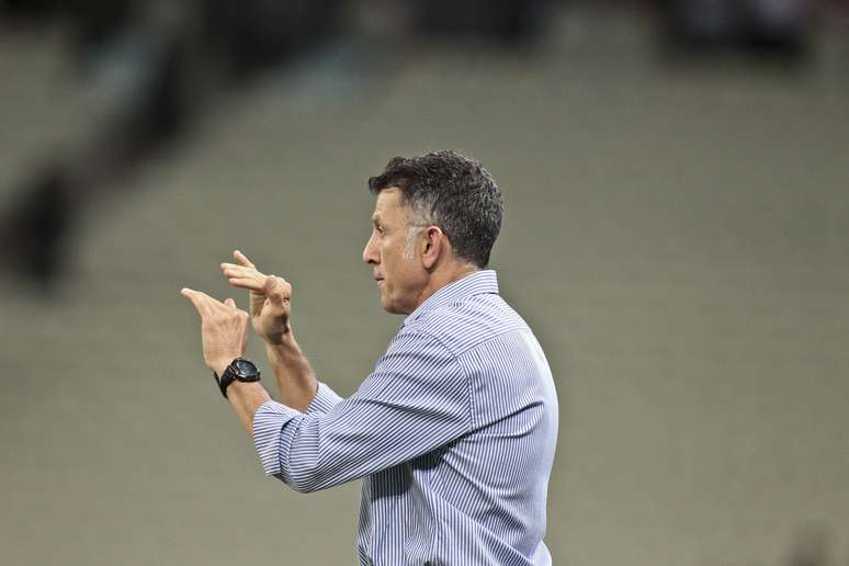 Técnico Osorio se salva da primeira eliminação no comando do São Paulo