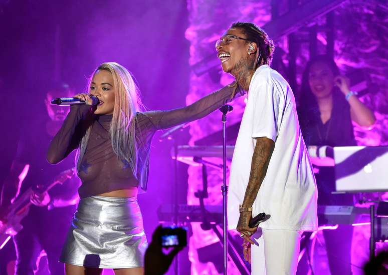 Rita Ora e o rapper Wiz Khalifa, na noite desta quarta-feira (26)