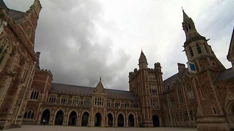 O Clifton College, fundado em 1862, afirmou que vai rever suas medidas de seguran&ccedil;a e revistar os pr&eacute;dios para checar se sobraram c&acirc;meras