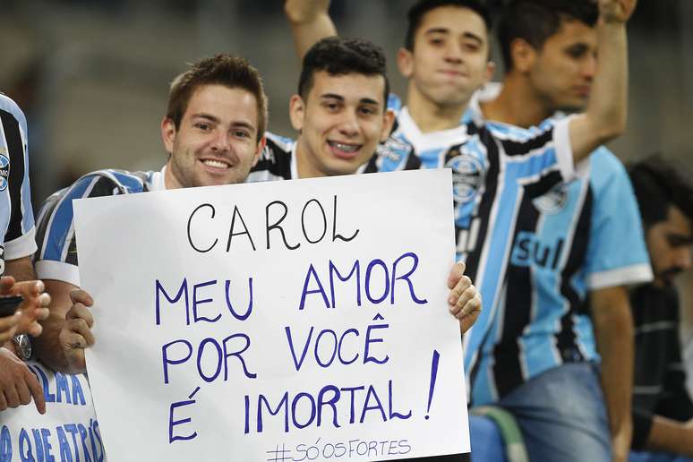 Arena Grêmio foi palco também de declaração de amor nas arquibancadas