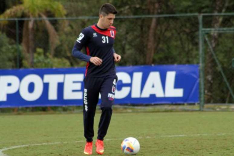 Gustavo Sauer pode fazer a estreia pelo Paraná já neste sábado