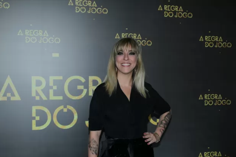 A atriz Júlia Rabello comparece à festa de lançamento de &#034;A Regra do Jogo&#034;, nesta quinta-feira (27)