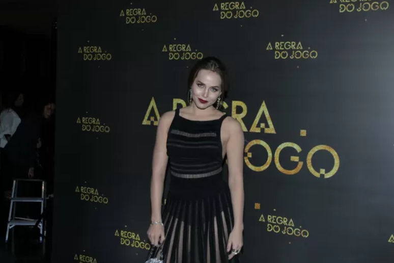 A atriz Letícia Colin comparece à festa de lançamento de &#034;A Regra do Jogo&#034;, nesta quinta-feira (27)