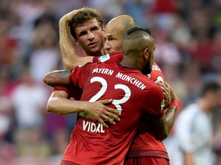 Só estrelas: Robben, Muller e Vidal comemoram boa exibição do Bayern no segundo tempo