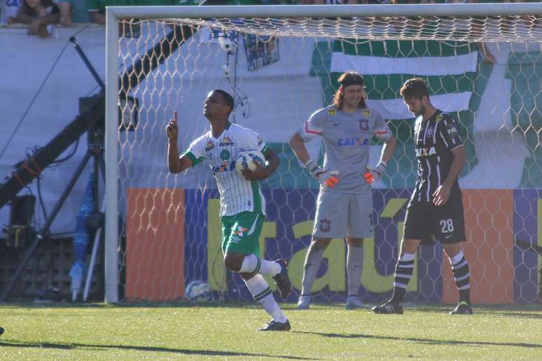 Bruno Rangel marcou o único gol dos donos da casa no confronto