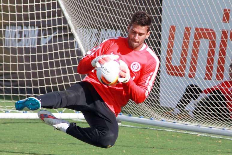 Goleiro do internacional está nos Estados Unidos para amistosos da Seleção