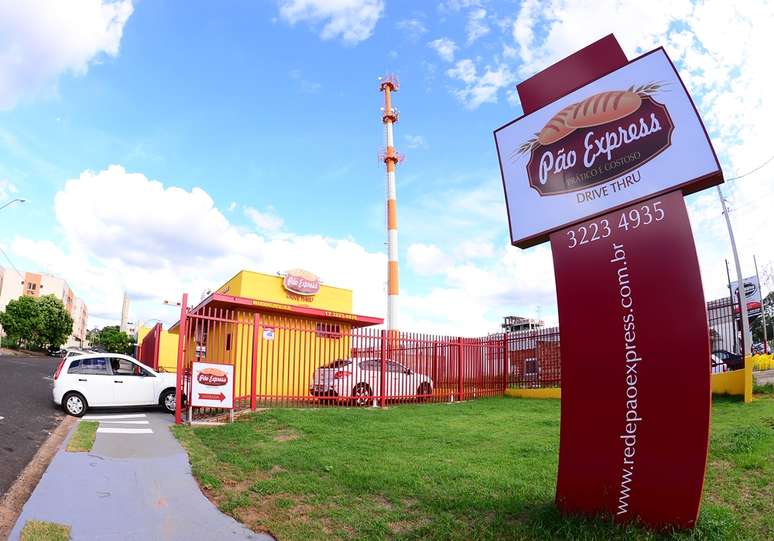 A Pão Express conta com opções de delivery e drive-thru de pãozinho francês