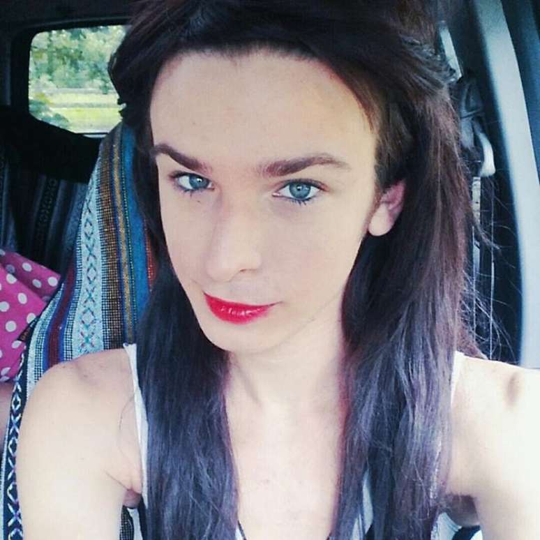 Como Vestir se Como uma Garota Transgênero: 13 Passos