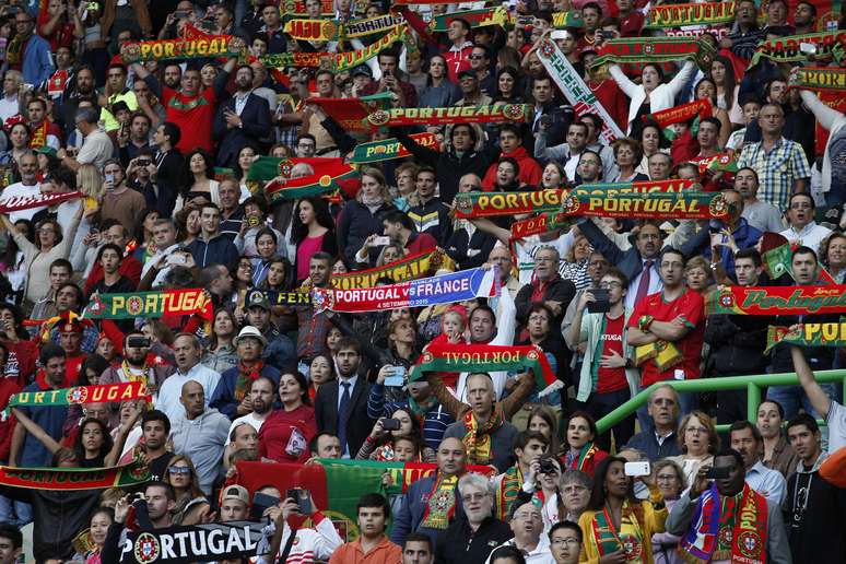 Torcida de Portugal compareceu em bom número, mas...