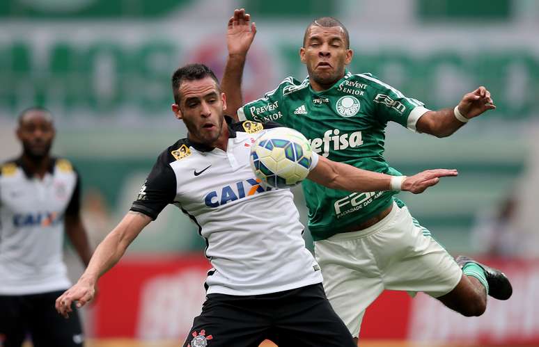 Renato Augusto foi peça importante na criação das jogadores do Corinthians na partida contra o rival, no Allianz Parque