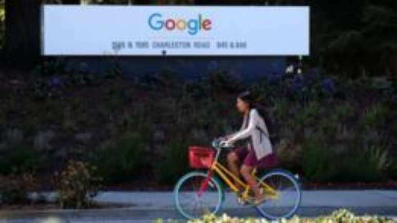 Poder do Google deveria ser controlado e monitorado por autoridades, segundo Robert Epstein