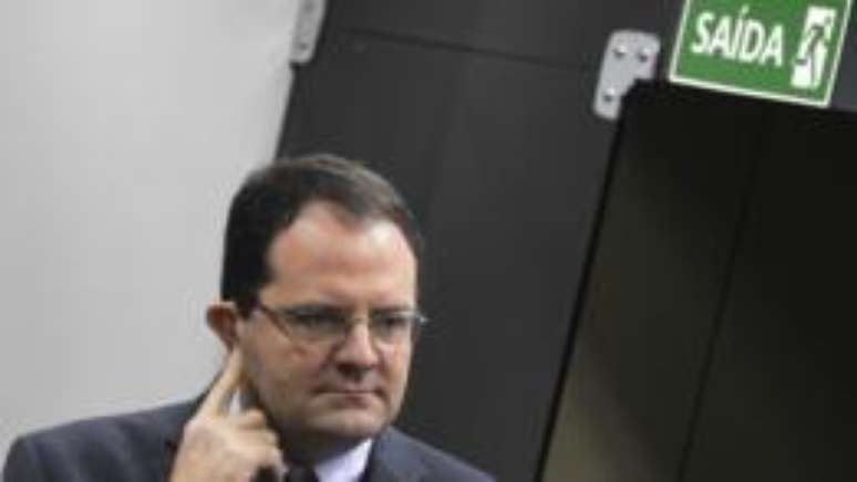 O ministro do Planejamento, Nelson Barbosa, anunciou que governo cortaria ministérios e cargos