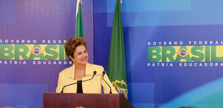 Governo Dilma avalia medidas para ampliar receitas; a presidente já falou em &#034;remédios amargos&#034;