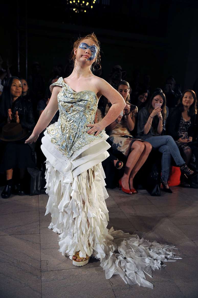 A australiana Madeline Stuart com síndrome de Down estreou na Semana de Moda de Nova York no desfile da grife Hendrick Vermeulen