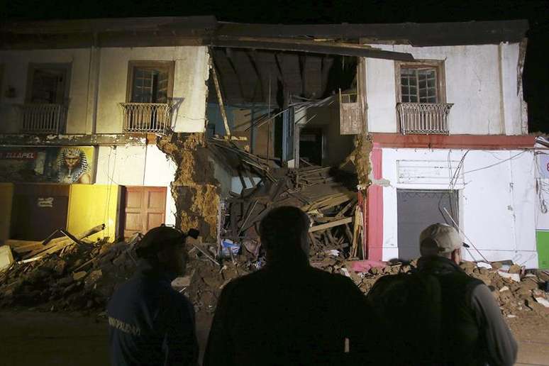 Construção destruída pelo terremoto na cidade de Illapel, ao norte de Santiago, no Chile.