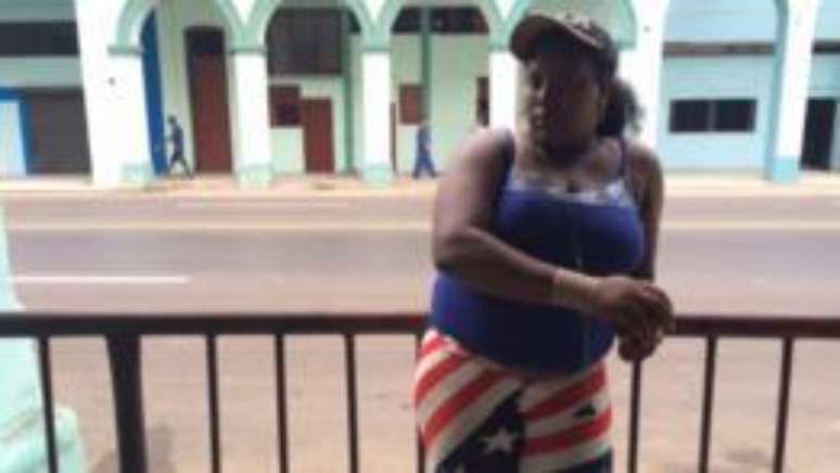 Mabel Sterling tinha medo de vestir calça com bandeira americana, mas diz que, hoje, ninguém nota