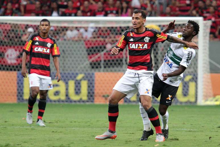 Com resultado, Flamengo perdeu o quarto lugar para o São Paulo