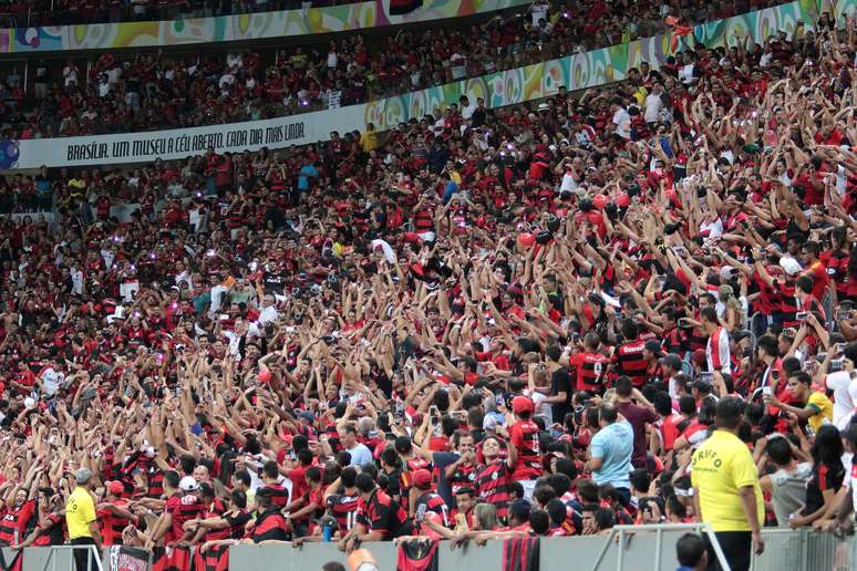 Mané Garrincha registrou o maior público do Brasileiro com o jogo entre Flamengo e Coritiba