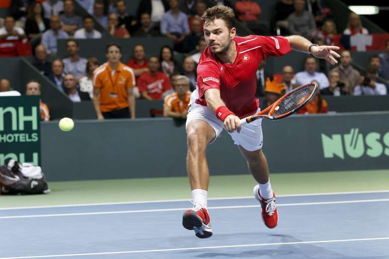 Wawrinka virou em cima do holandês Thiemo De Bakker e fez 3 sets a 2 