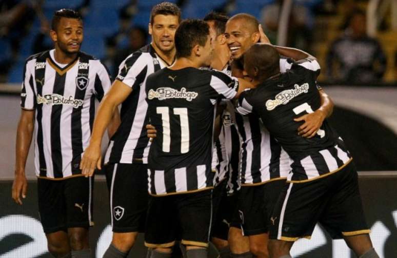 Fernandes marcou o único gol da vitória do líder Botafogo diante do Boa Esporte