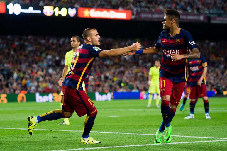 Neymar ficou entre os 3 melhores em premiação da UEFA