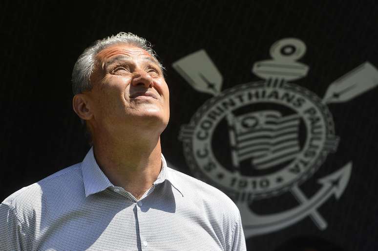 Calor castigou presentes na Arena Corinthians para o clássico