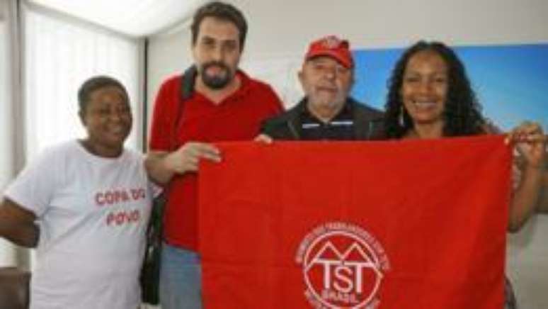 Boulos, na foto com Lula, diz que Minha Casa, Minha Vida é importante, mas precisa melhorar