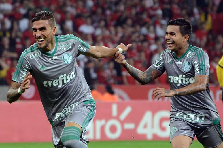 Rafael Marques deixou banco de reservas para marcar gol de empate do Palmeiras