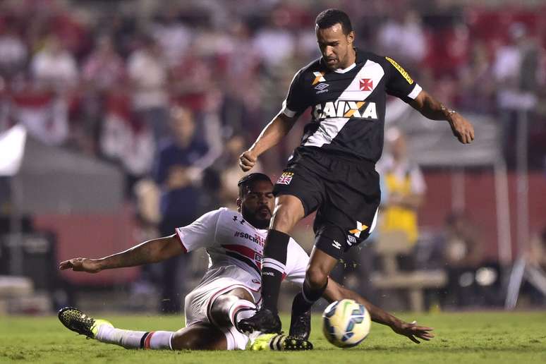 Na luta contra rebaixamento na Série A, Vasco volta atenção  para duelo com Fla