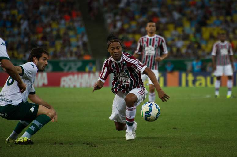 Ronaldinho parece mesmo estar sem moral: vaiado antes do in&iacute;cio da partida e substitu&iacute;do no intervalo