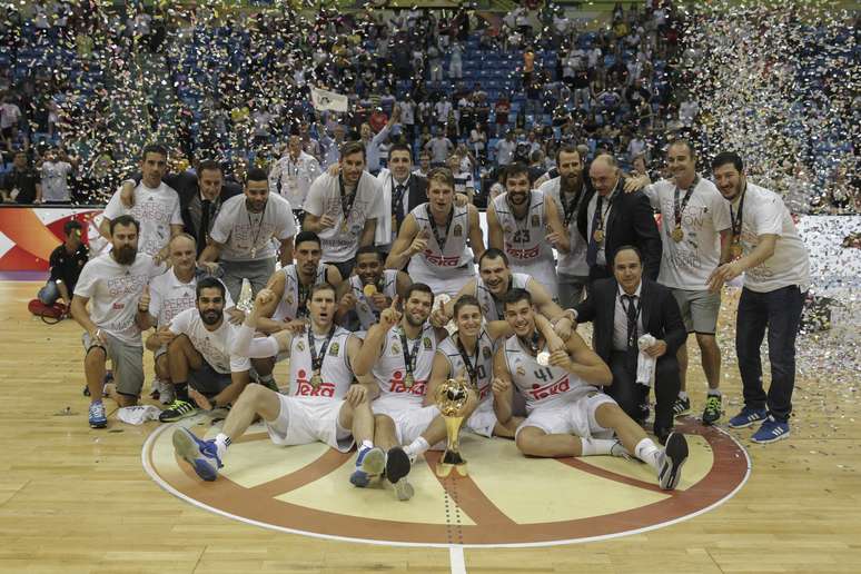 5 vezes campeão! Real comemora nova conquista do basquete