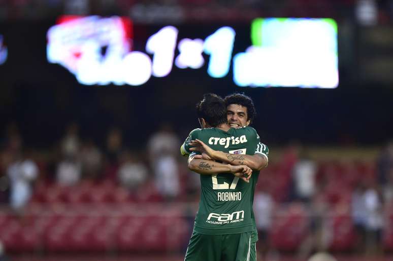 Carrasco de Ceni, Robinho comemora empate do Palmeiras com Egídio