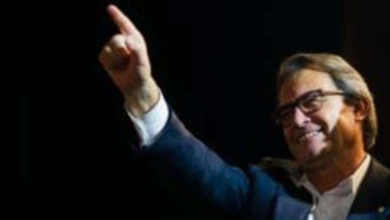 Líder do "Junts pel Sí", Artur Maslíder, disse que resultado sugere mandato para buscar independência