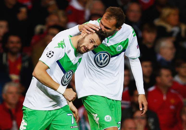 Caligiuri (esq.) abriu o placar para o Wolfsburg logo aos 4 minutos de jogo