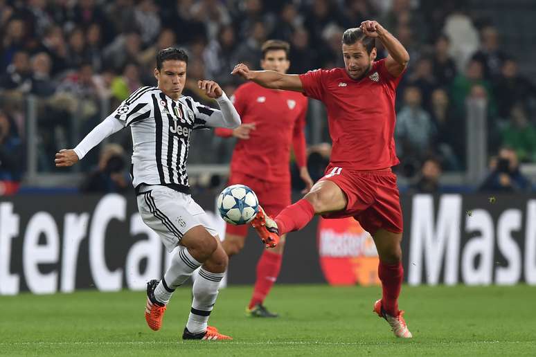 Hernanes foi titular na segunda vitória da Juventus na Liga dos Campeões
