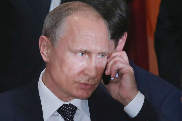 Presidente Vladimir Putin ordenou ataques russos na Síria após ter a certeza de que o avião que caiu na Península do Sinai foi derrubado pelo Estado Islâmico