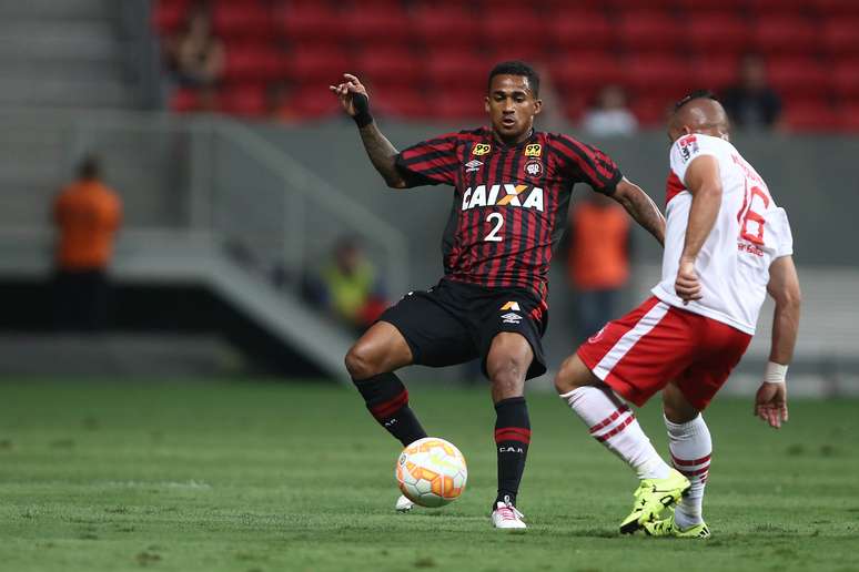 Atlético-PR encara o paraguaio Sportivo Luqueño nas quartas de final