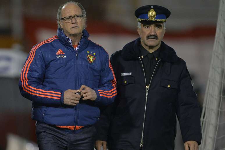 Técnico Falcão e mais dois jogadores do Sport foram expulsos durante a partida