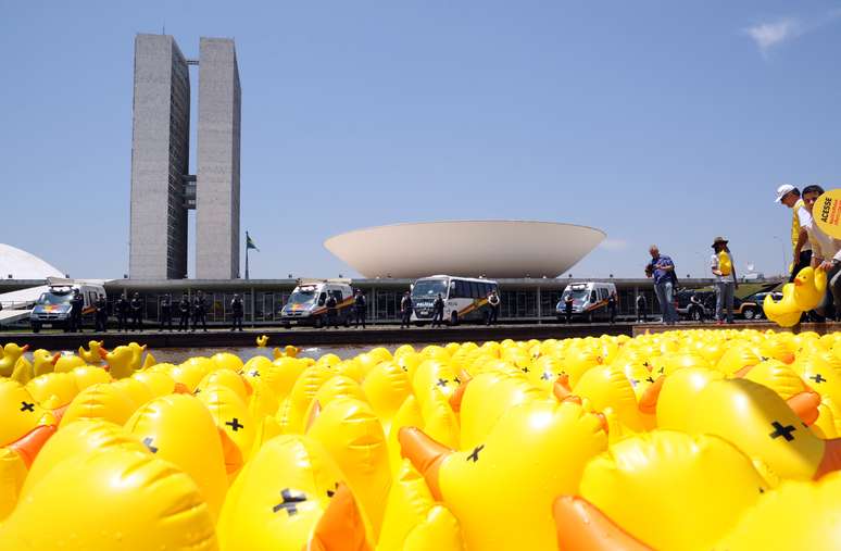 Protesto a favor do impeachment em frente ao Congresso