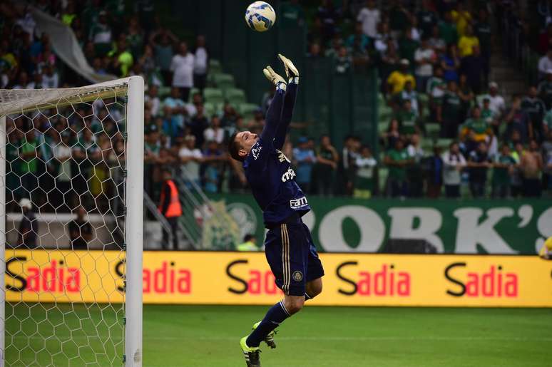 Fernando Prass fez grandes defesas em vitória do Palmeiras