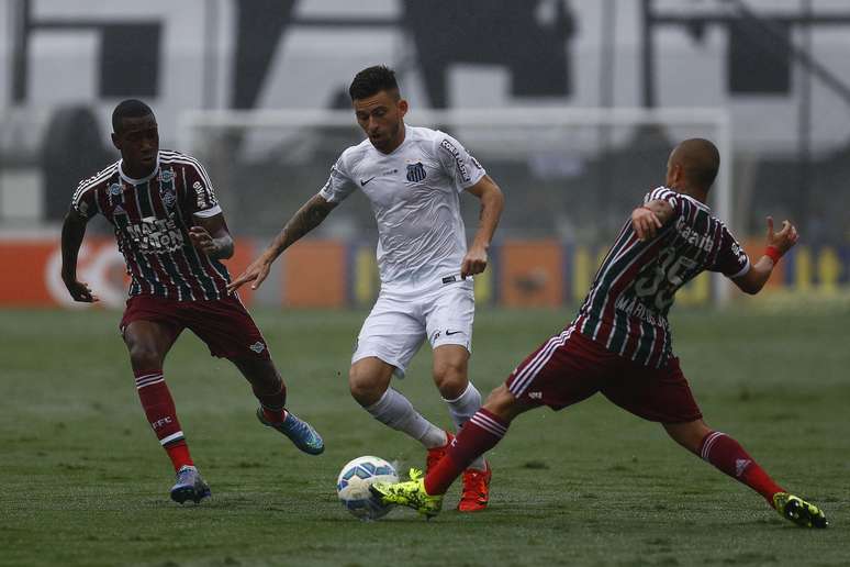 Dúvida antes da partida, Lucas Lima foi o responsável pelo primeiro gol do Santos