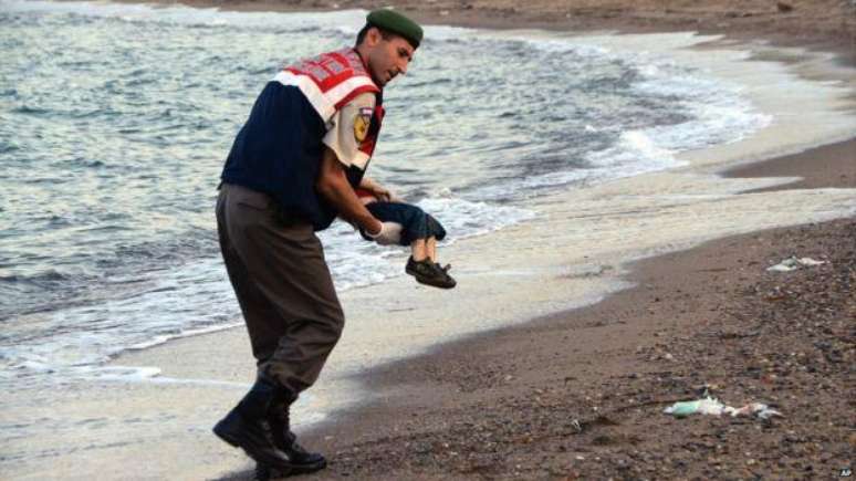 Morte ocorre mais de um mês após o afogamento de Alan Kurdi, que causou consternação ao redor do mundo