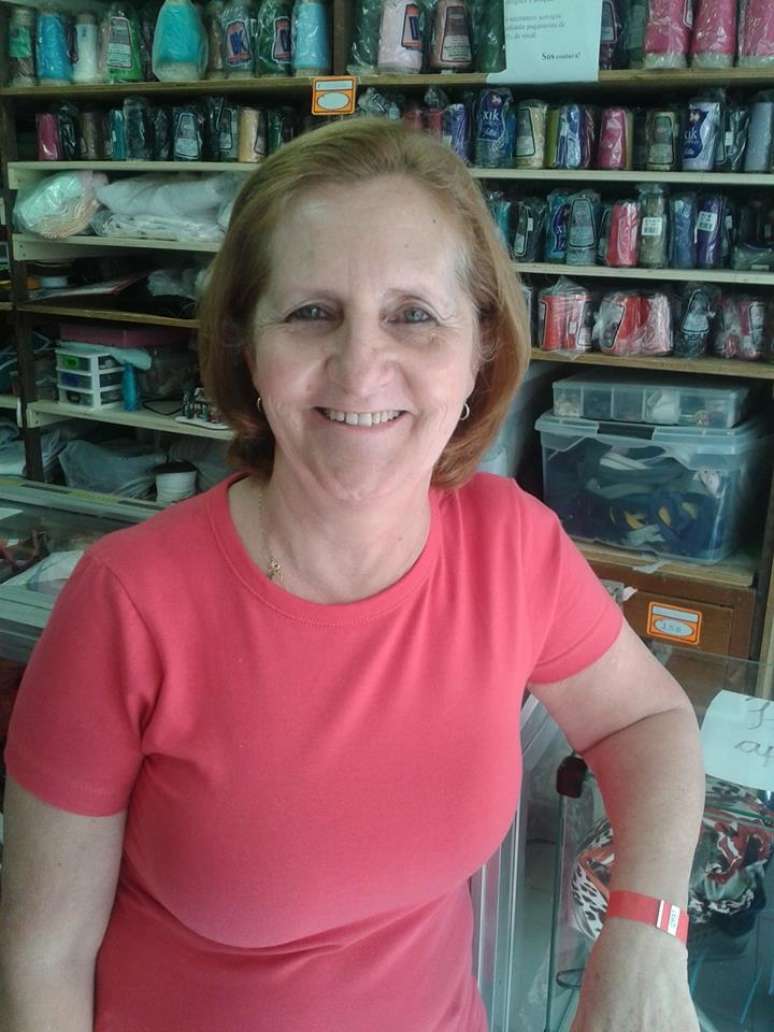 Graças ao microcrédito, a costureira Bernadete Feltrin ampliou seu negócio na comunidade de Paraisópolis, em São Paulo