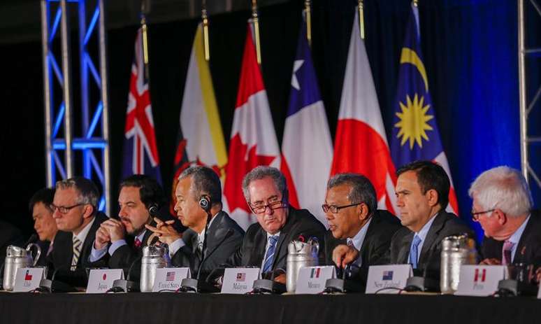 Autoridades de países do Pacífico durante reunião para acordo de comércio.