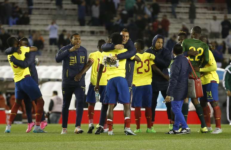 Jogadores do Equador comemoram vitória histórica em Buenos Aires