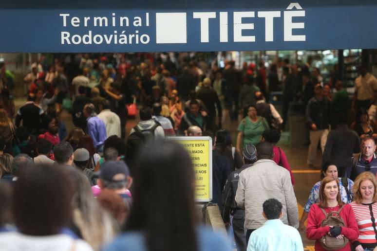  A previsão indica 134 mil pessoas deixando São Paulo de ônibus entre os dias 14 e 15 de junho.